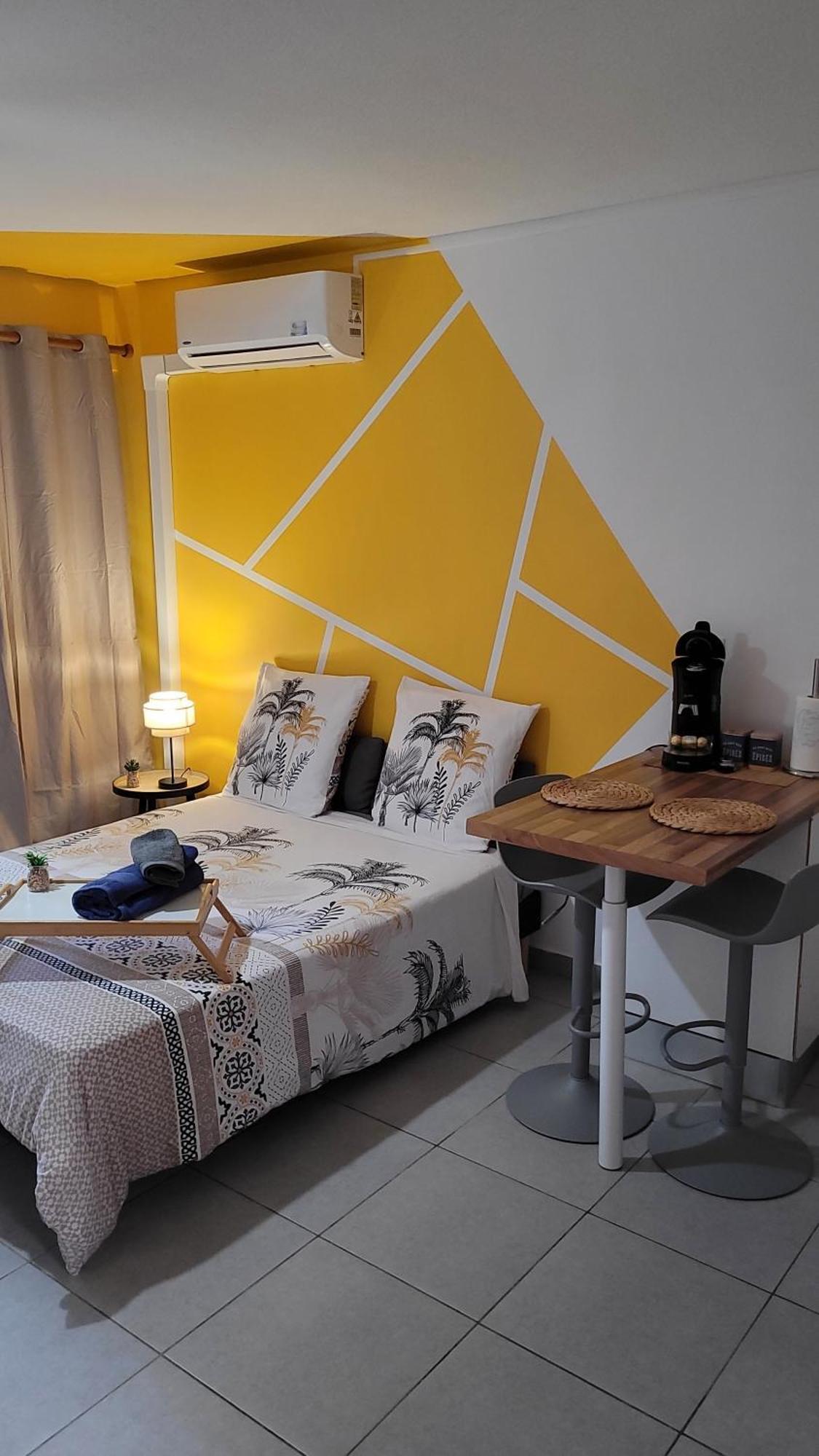 Ibis Studio Cayenne Exteriör bild